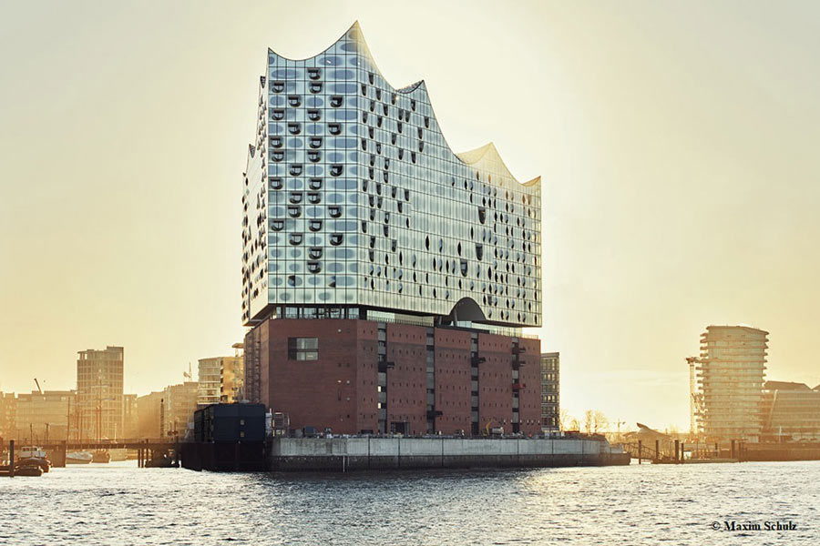 Hamburg title=